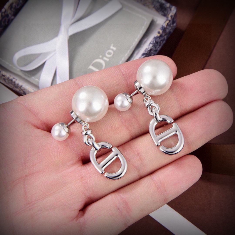 chr1st1an D10r earrings